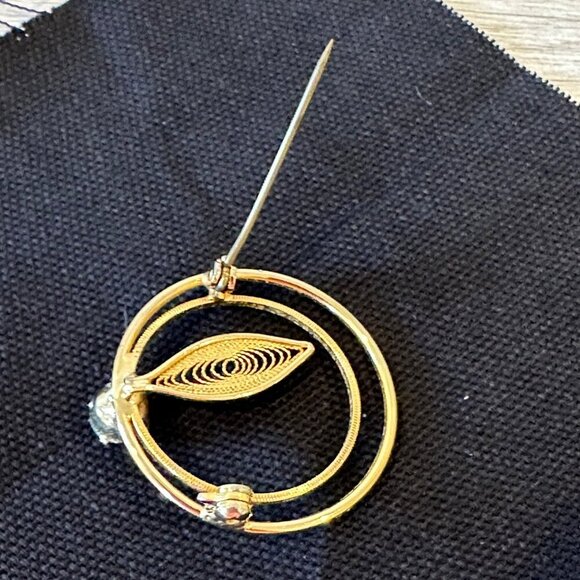 Vintage Gold Double Circle Brooch Leaf Filigree Design Amber Rhinestone 1.25in - Picture 10 of 14
